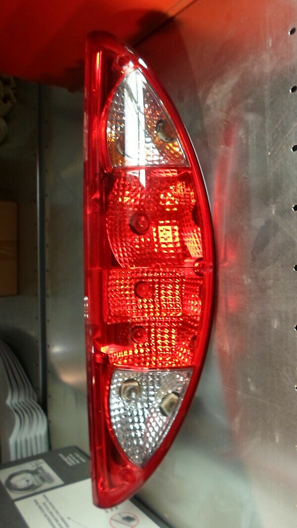 REAR LIGHT LEFT (UK)